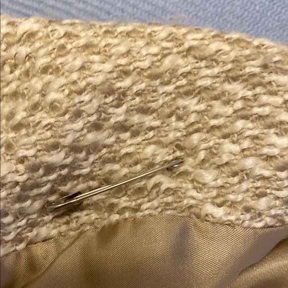 Jones New York Cream Blazer with Notched Lapel - Picture 3 of 3